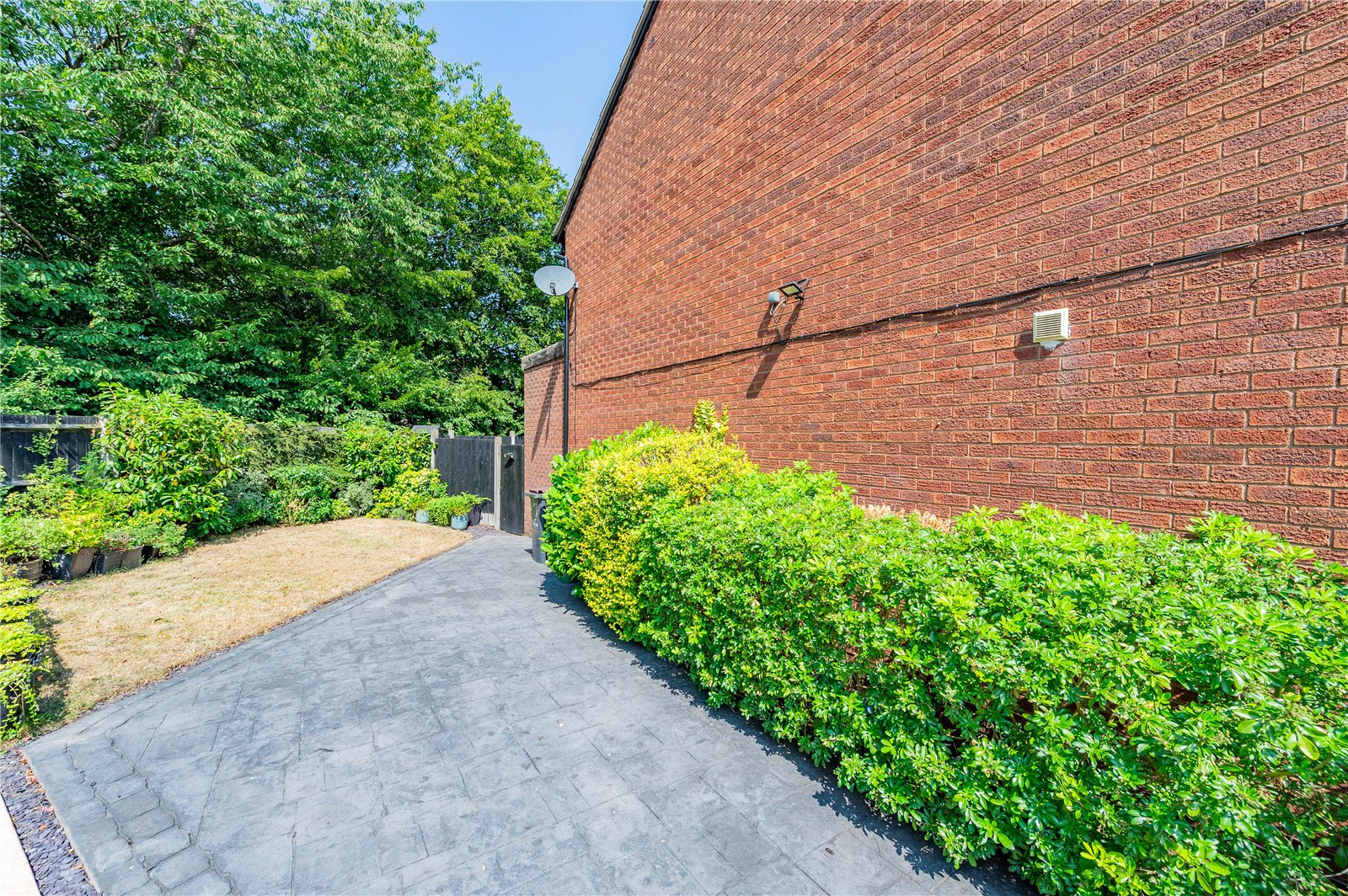 Brecknock Court, Leegomery, TF1