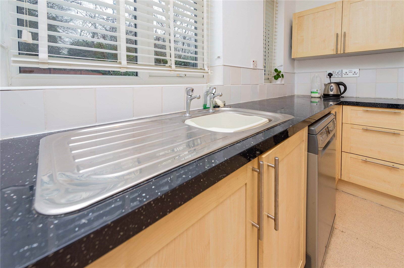 Sinclair Gardens, Ketley, TF1