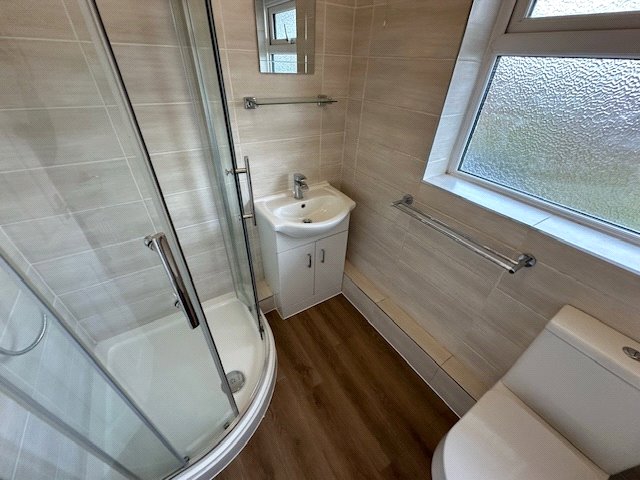 Manor Road, Arleston, TF1